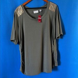 Avenue Women's  Top